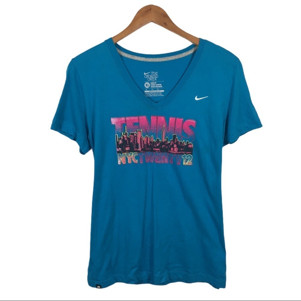 WS657 Women’s Nike Athletic Dept Slim Fit Tennis Shirt XL